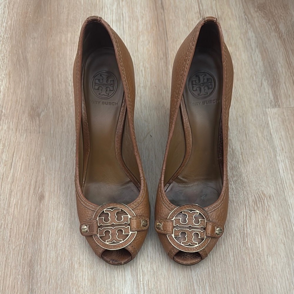 Tory Burch Brown Leather Peep-Toe Heels with Logo Medallion